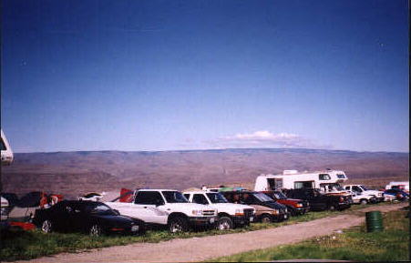 Isn't it sooo pretty?!  Look at all those cars...each car is a campsite..haha..nice. It's a giant party there!