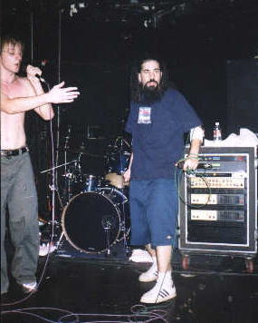 Jabe throwin it to Grimm, who's checkin out the crowd.