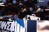 Ok, I know you can barely see anything, but that's me and Brian back there. Stephanie got pushed back, before I was done meeting them. She kept on snappin those pictures though. That's Ma Girl!:)