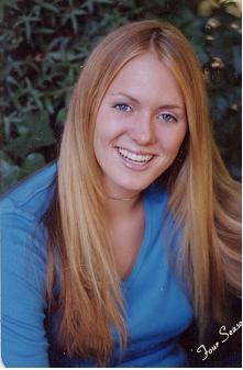 Erin's senior picture. She's so pretty:)
